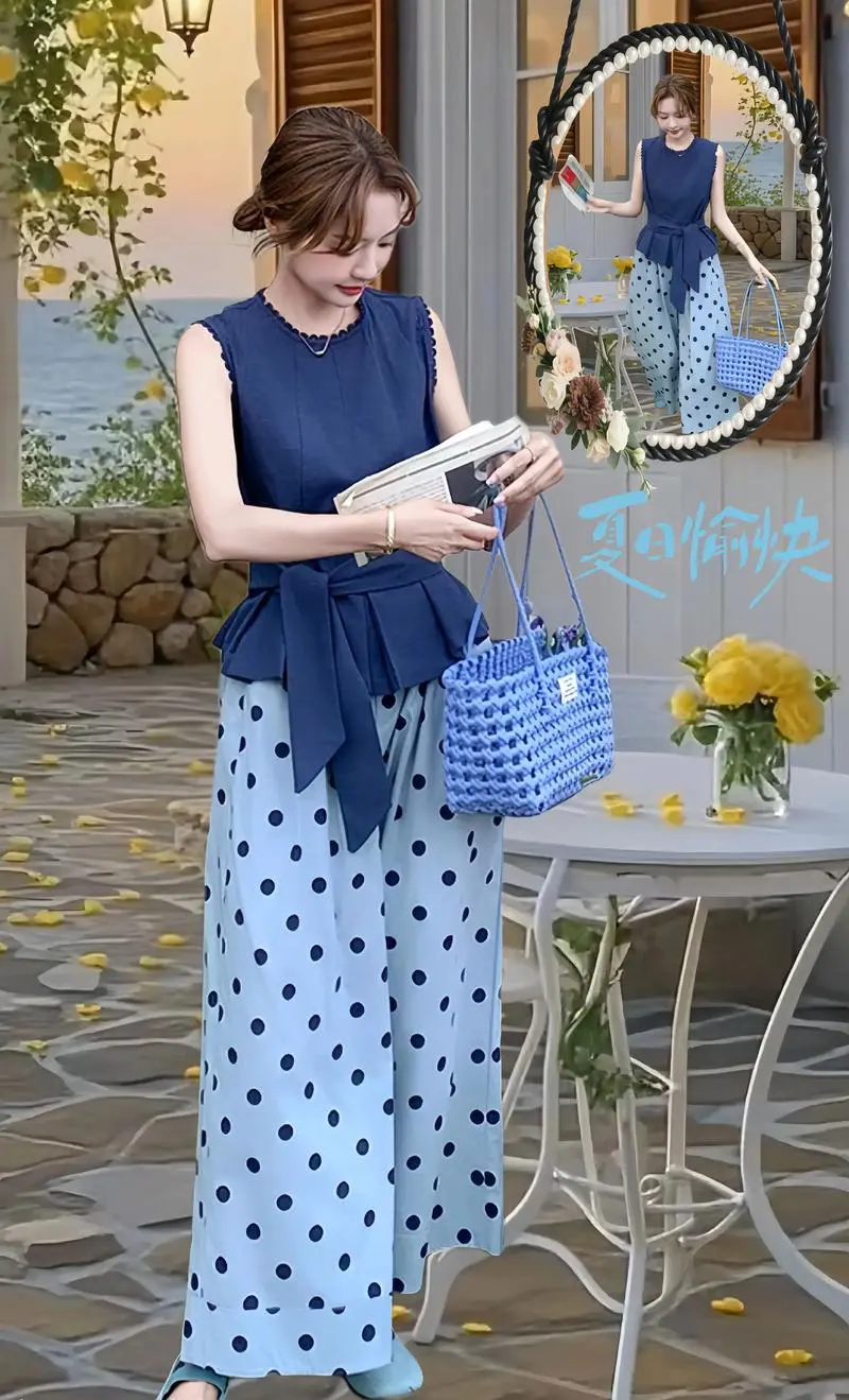 蓝色波点裙子怎么搭配什么外套好看