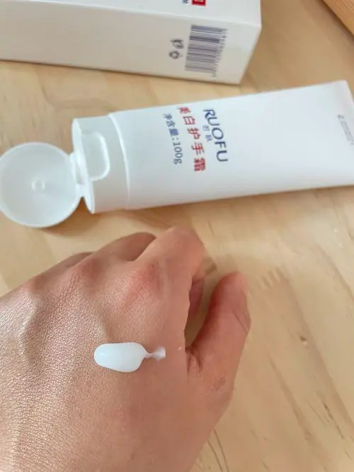 手粗糙用什么护手霜