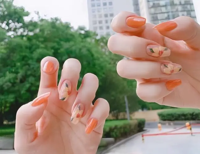橘色美甲怎么搭配图片欣赏