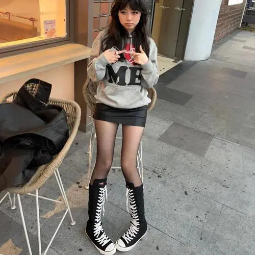 高筒帆布靴子怎么搭配