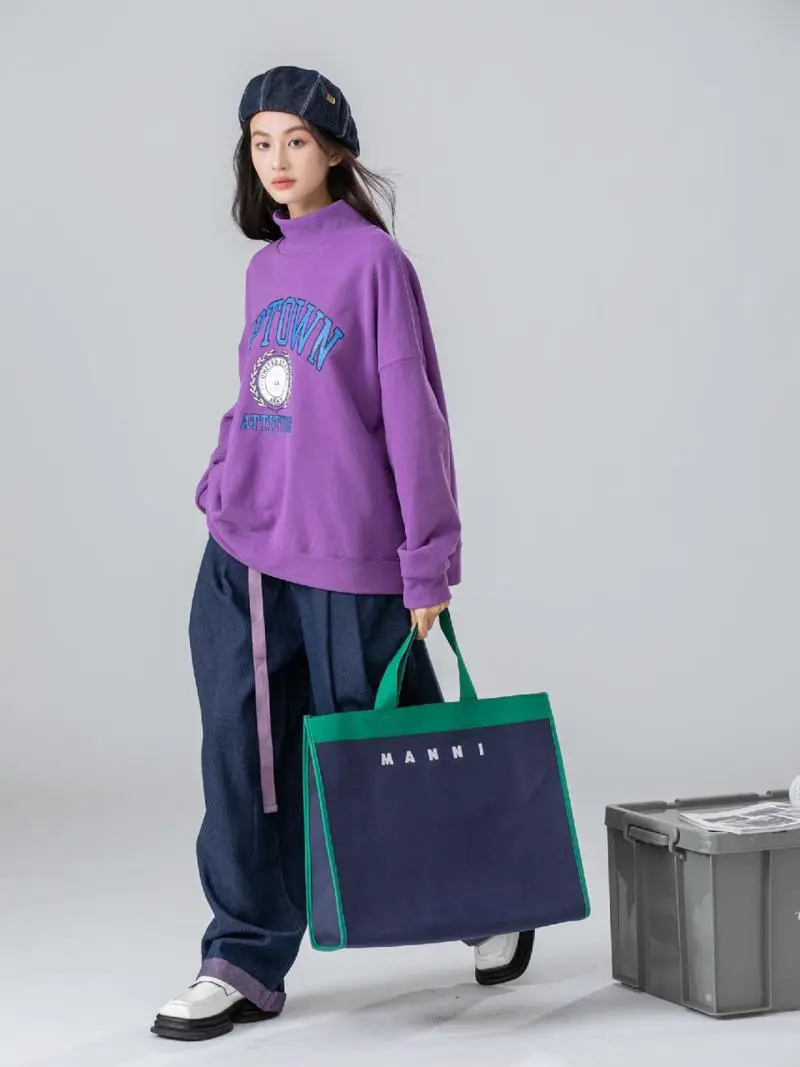 深紫色上衣配什么裤子