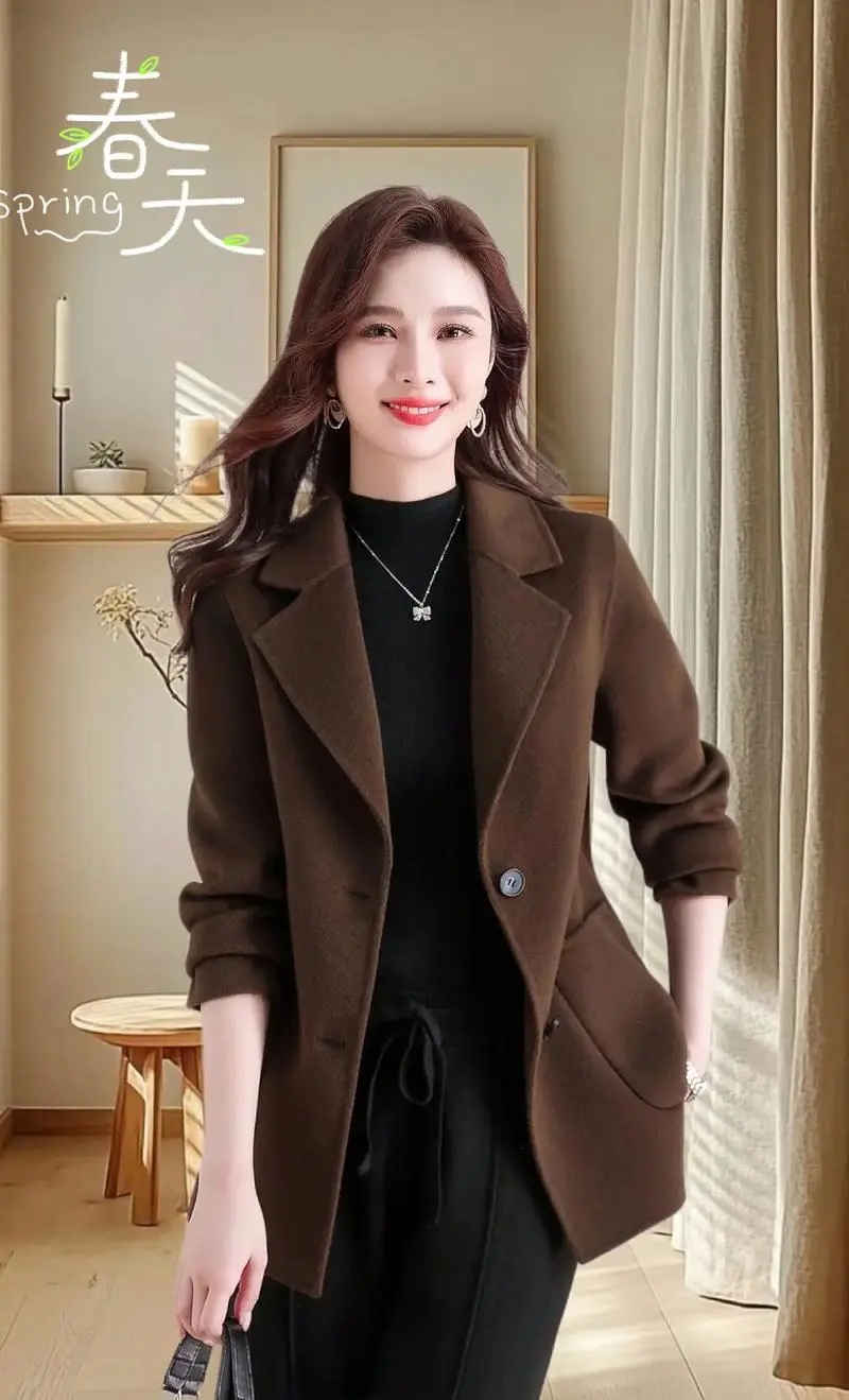 女式短呢大衣怎么搭配