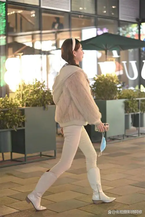 皮草短靴怎么搭配衣服