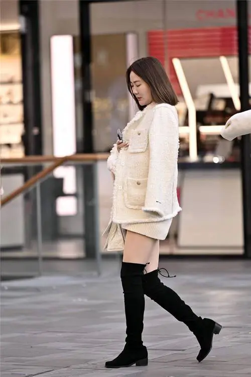 过膝鞋子怎么搭配衣服