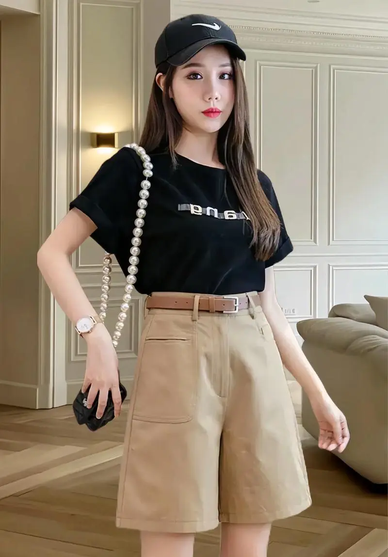 女士高腰短裤怎么搭配