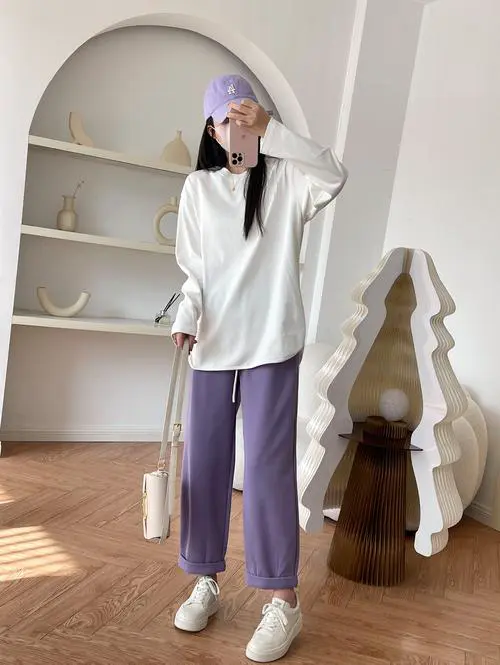 长袖t恤怎么搭配衣服