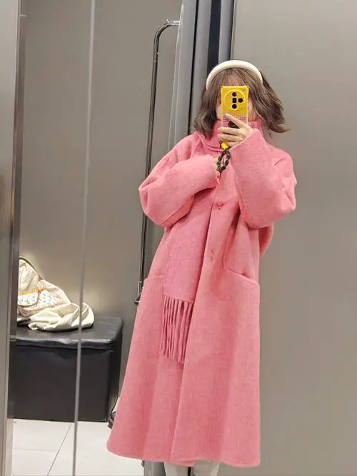 粉红长款大衣怎么搭配图片