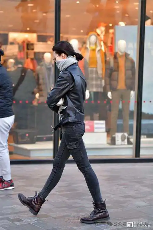 马丁靴穿什么裤子好看