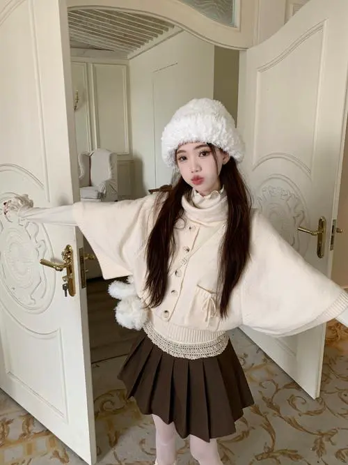 米色套头短袖毛衣怎么搭配