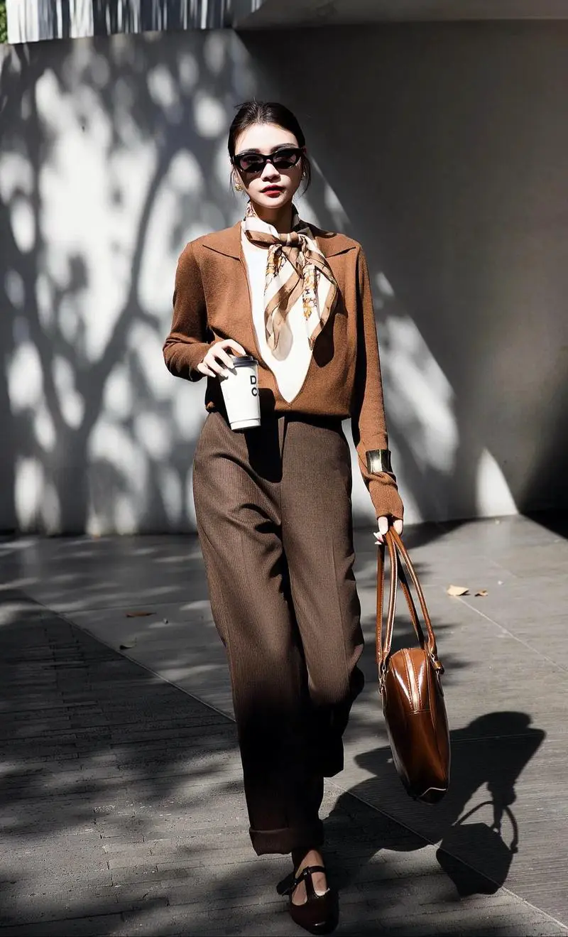 焦糖色怎么搭配