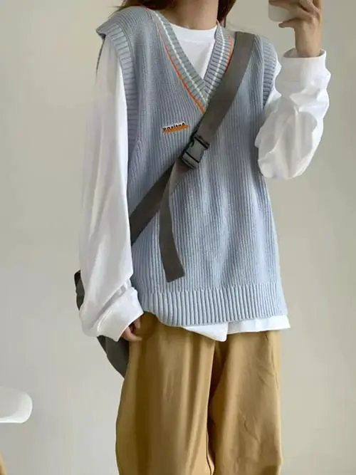 中长毛线背心怎么搭配