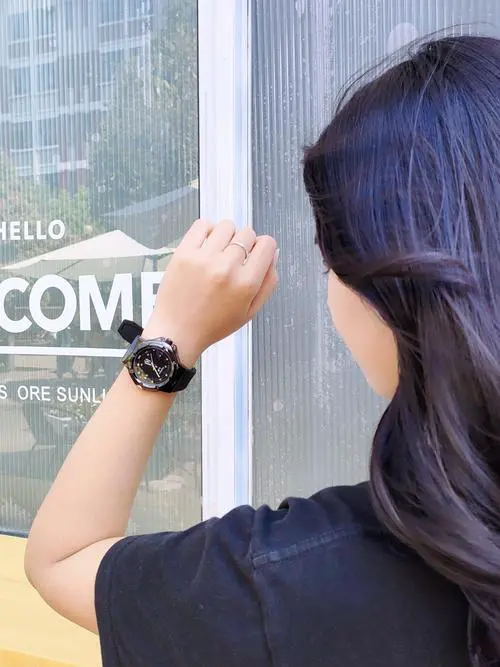 运动手表怎么搭配衣服