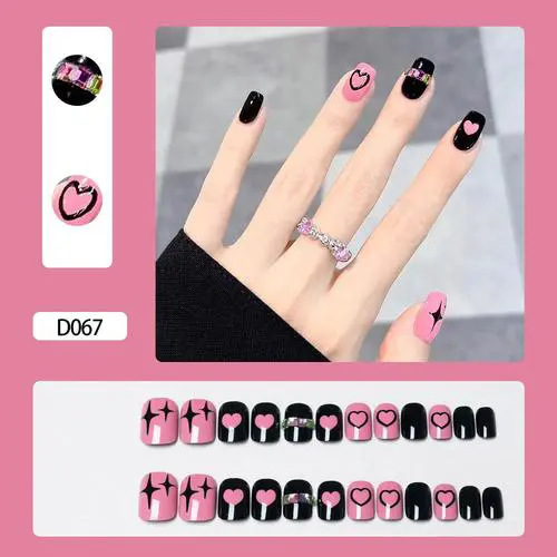 西瓜红指甲油怎么搭配