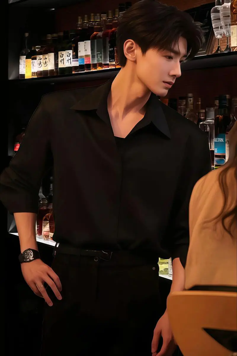 黑衬衫男士怎么搭配