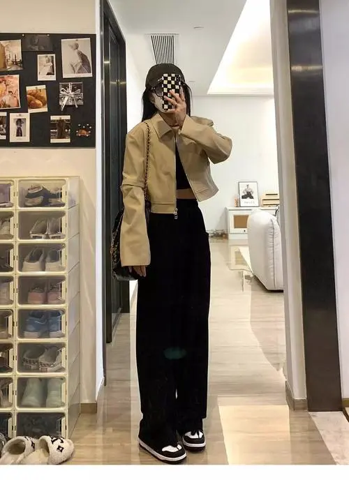 卡其色上衣怎么搭配下装