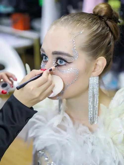 什么杂志最新彩妆