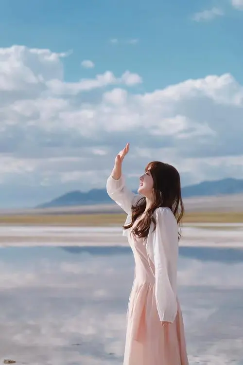 卡其棕的外套怎么搭配图片