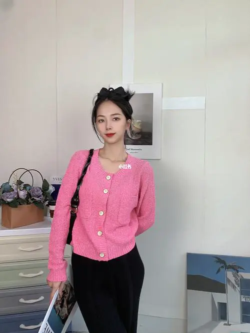中长款粉红色毛衣怎么搭配什么裤子