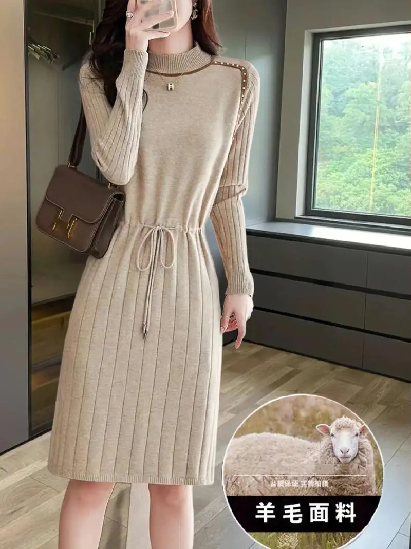 长款连衣裙毛衣怎么搭配