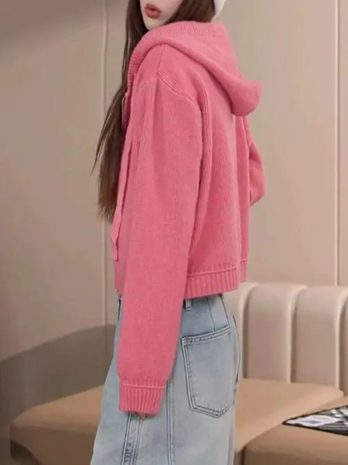 粉色短款小毛衣怎么搭配图片