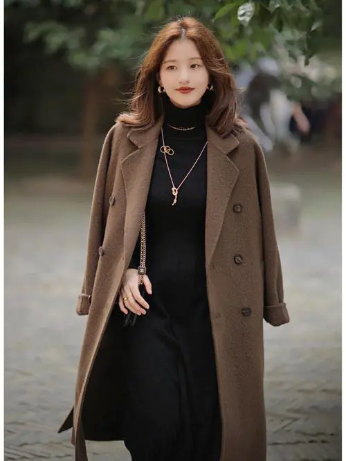 小领羊绒大衣怎么搭配图片