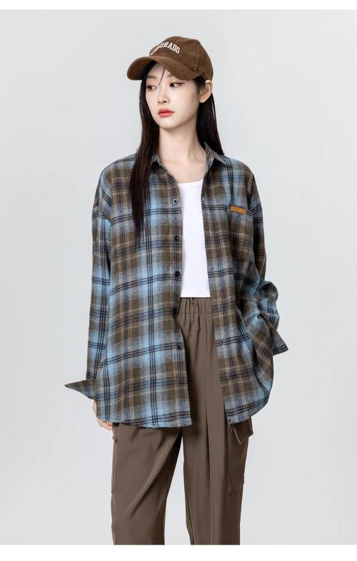 中款的格子衬衫怎么搭配图片