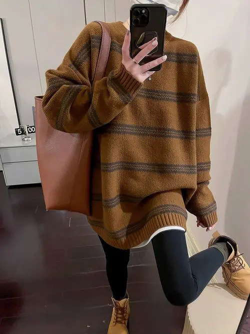 咖色长款毛衣怎么搭配衣服