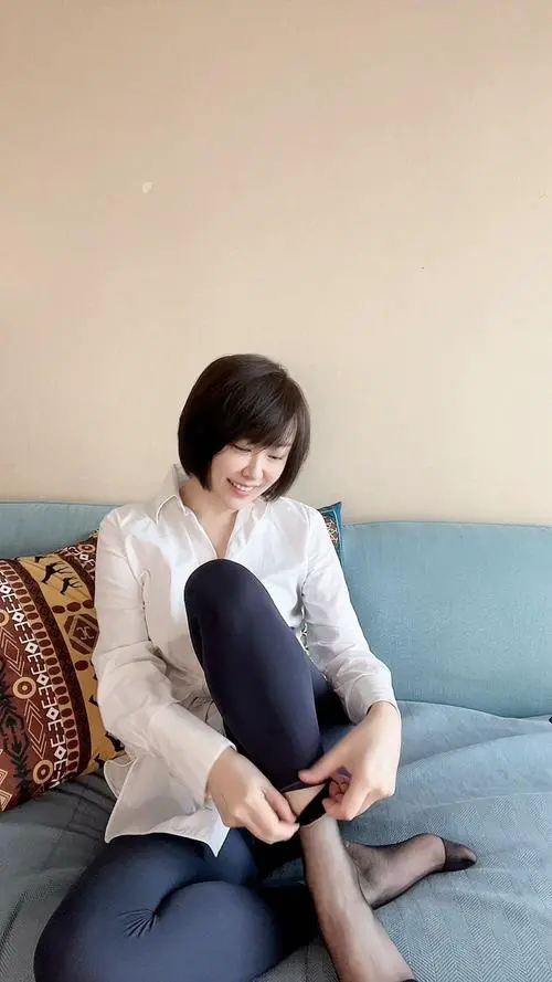 短网丝袜怎么搭配