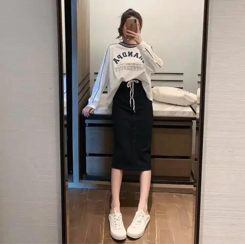 卫衣套头裙怎么搭配呢