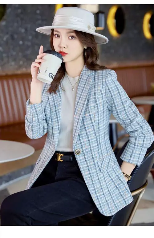 女士格子西服外套怎么搭配什么裤子好看