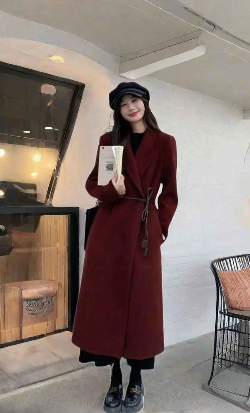 酒红色配什么色好看