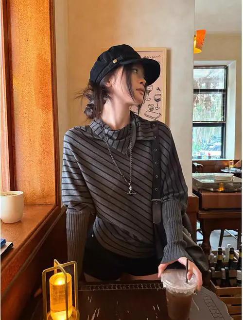 黑色灰色毛衣怎么搭配图片大全