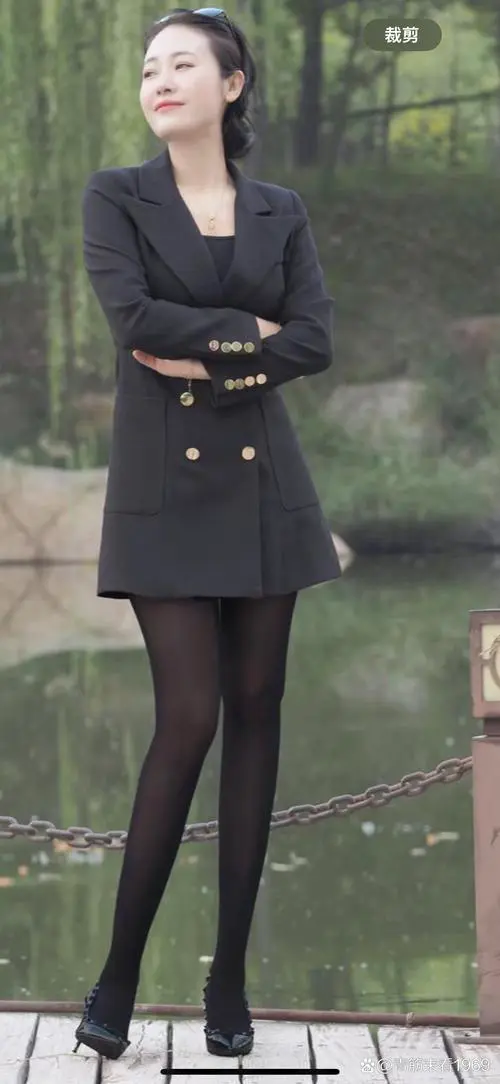 人黑穿什么颜色好看