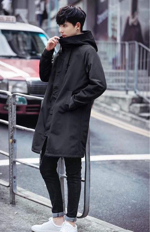 男风衣配什么裤子