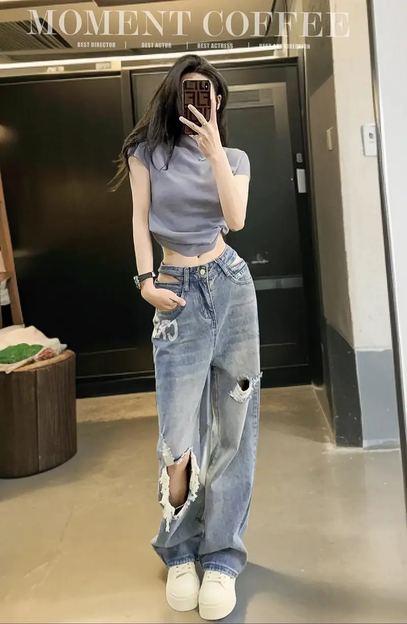 破洞牛仔裤要怎么搭配上衣