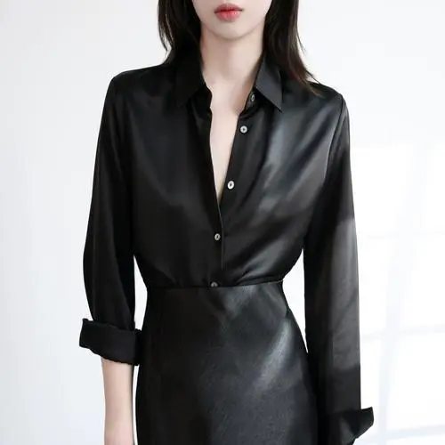 长袖黑上衣怎么搭配