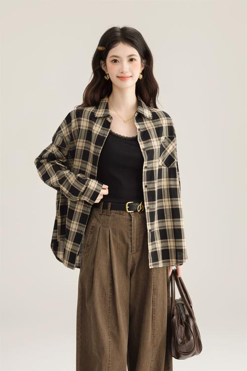 中长款长袖格子衬衫怎么搭配什么裤子图片欣赏