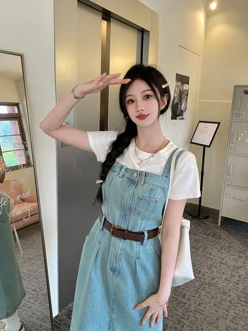 背心裙怎么搭配t恤