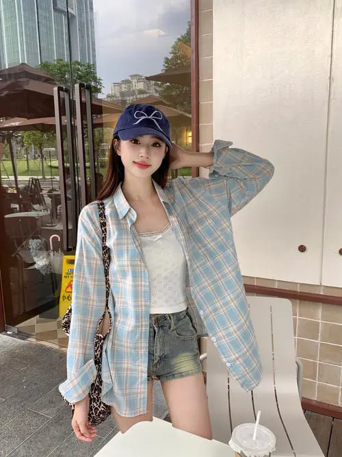 女长袖衬衣怎么搭配