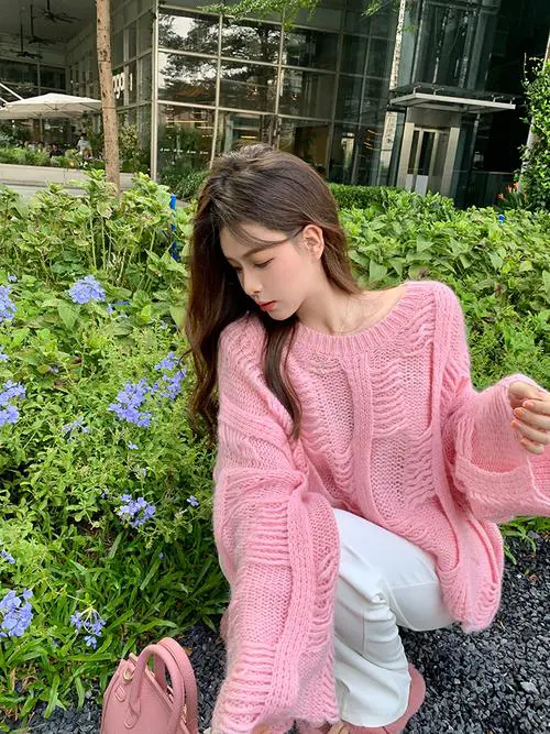 粉色短款小毛衣怎么搭配什么外套