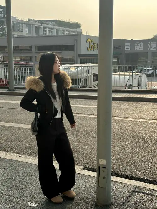 皮草卫衣怎么搭配好看吗