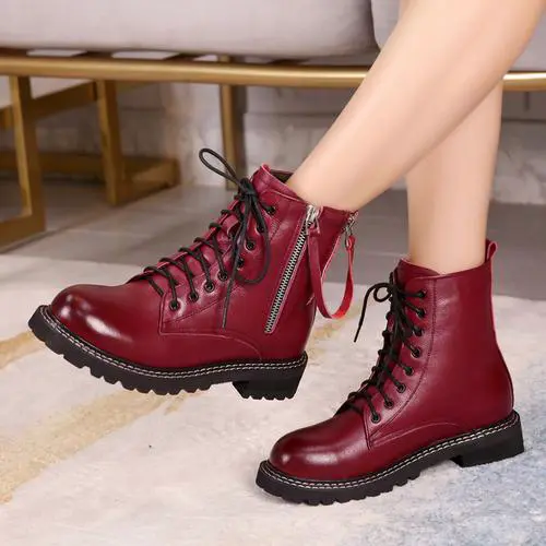 棕红色短靴怎么搭配