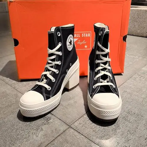 高筒帆布靴子怎么搭配