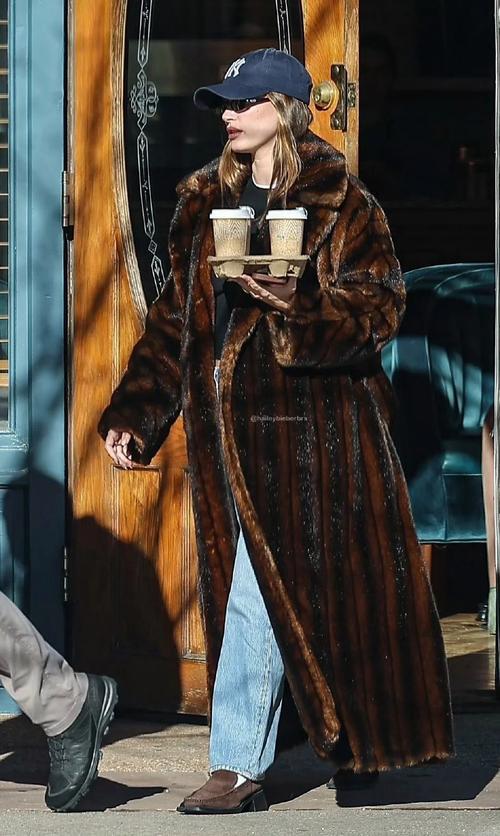 黑色的皮草怎么搭配好看图片欣赏