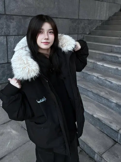 黑色短款派克服怎么搭配图片