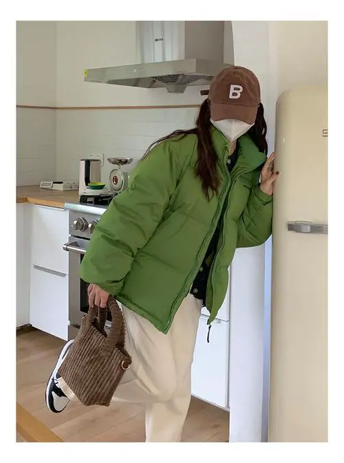 短款绿色面包服怎么搭配图片大全