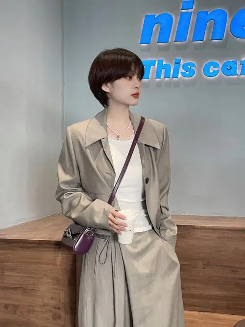 短发怎么搭配衣服秋冬