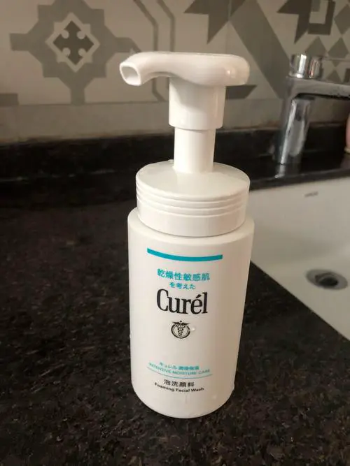 curel洗面奶怎么用的