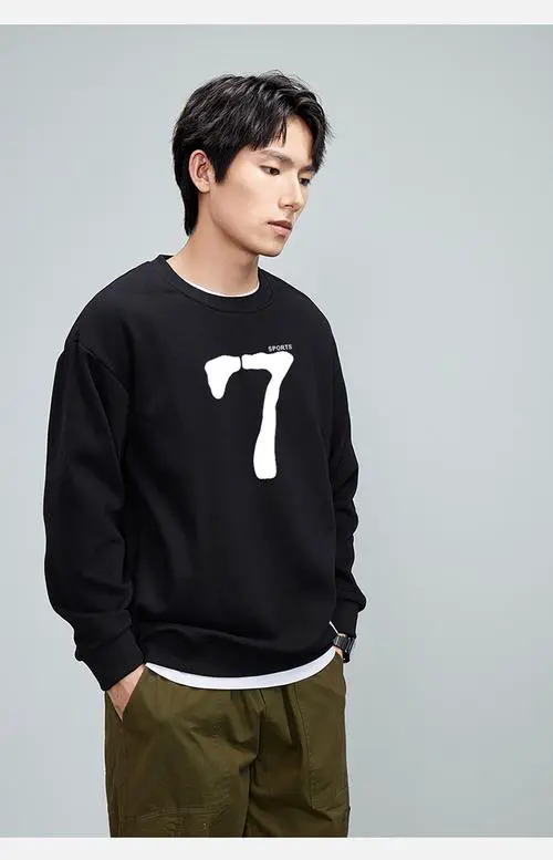 套头卫衣男款怎么搭配