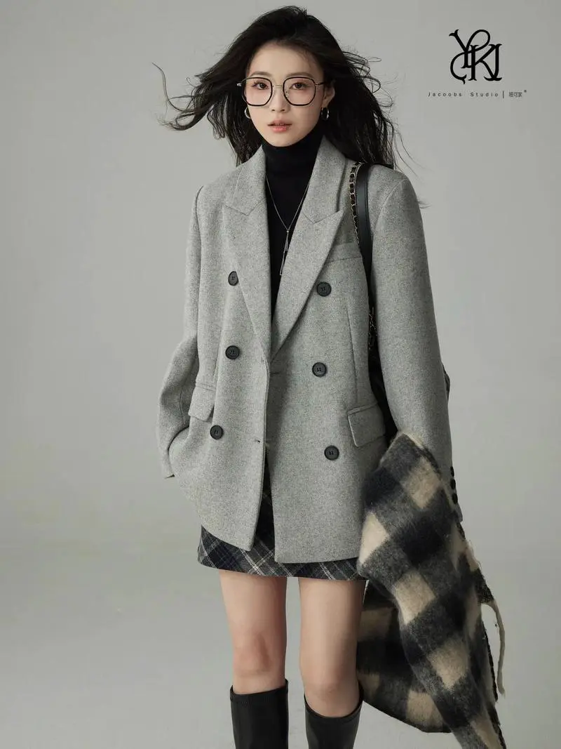 西装尼大衣怎么搭配图片女